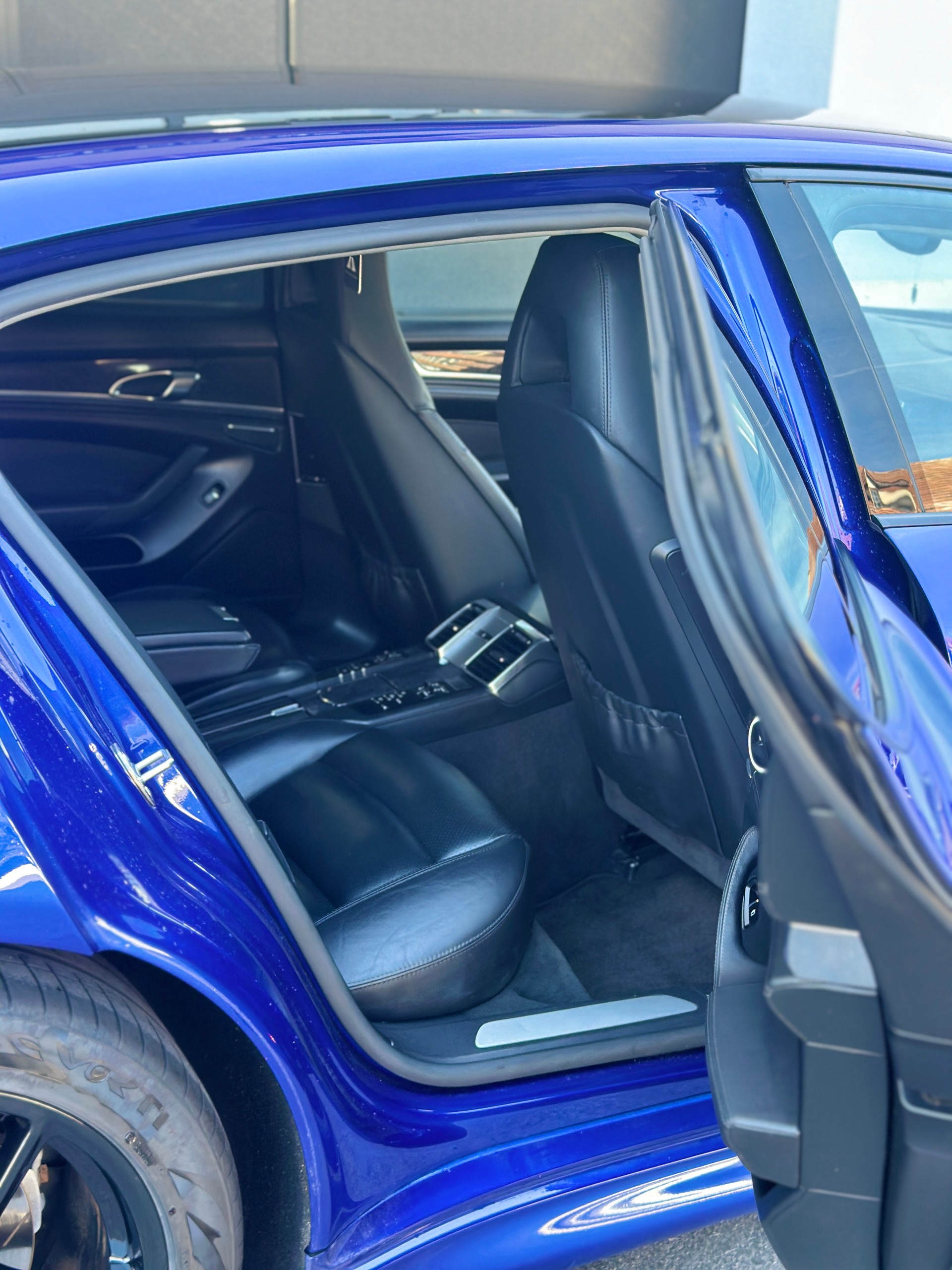 PORSCHE Panamera 4 3.6 PDK-image-8