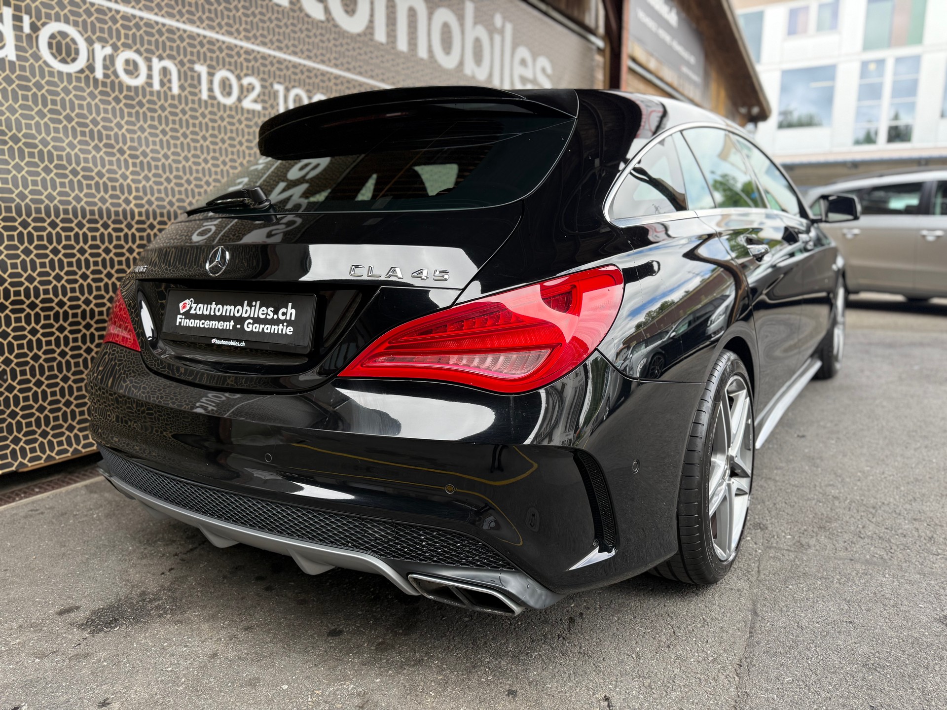 MERCEDES-BENZ CLA Shooting Brake 45 AMG 4Matic Speedshift-showroom-element-2