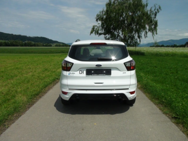 FORD Kuga 2.0 TDCi 150 ST-Line FPS-image-6