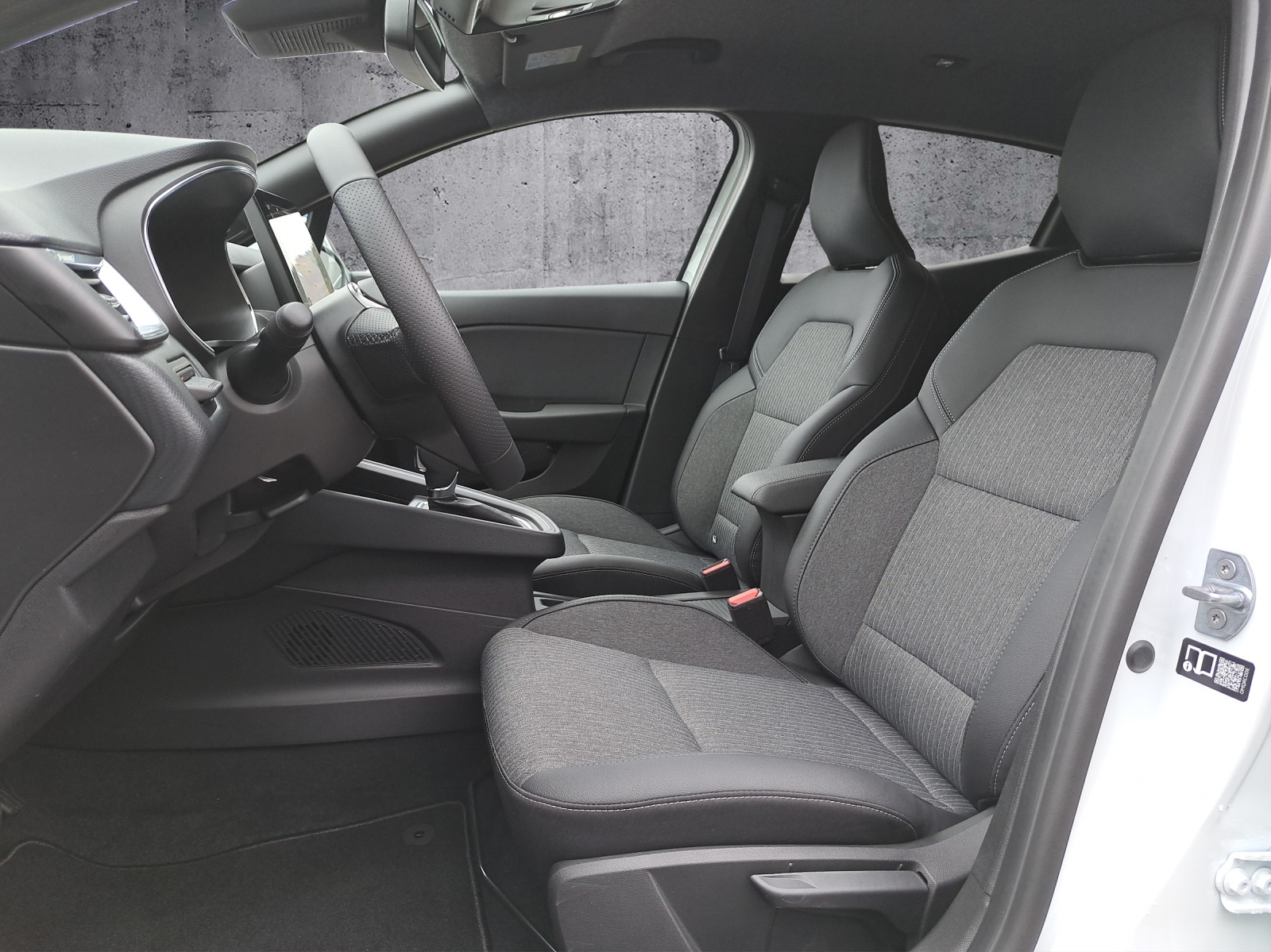 MITSUBISHI Colt 1.6 HEV Instyle-image-9