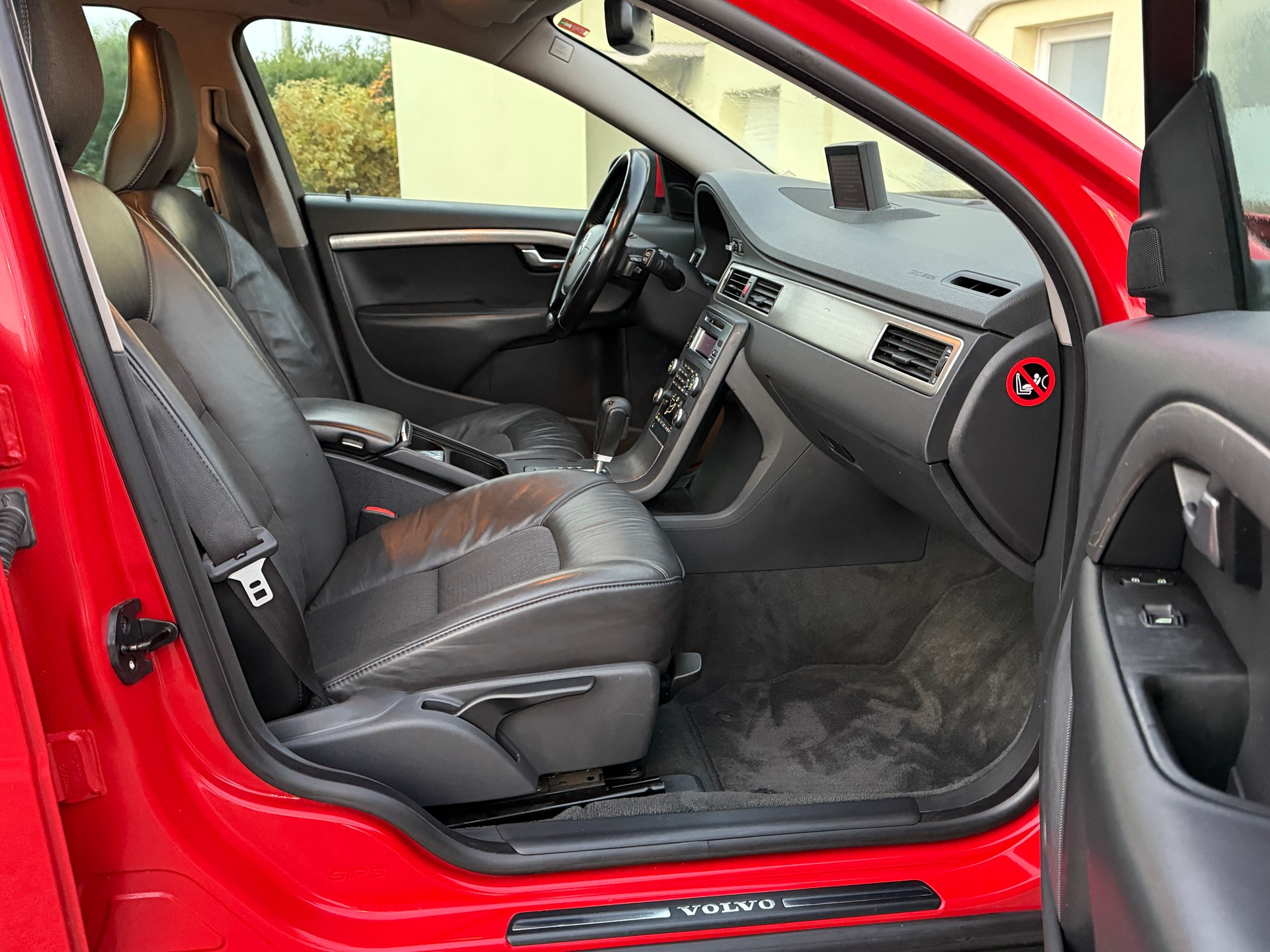 VOLVO V70 2.5T Kinetic Geartronic-image-10