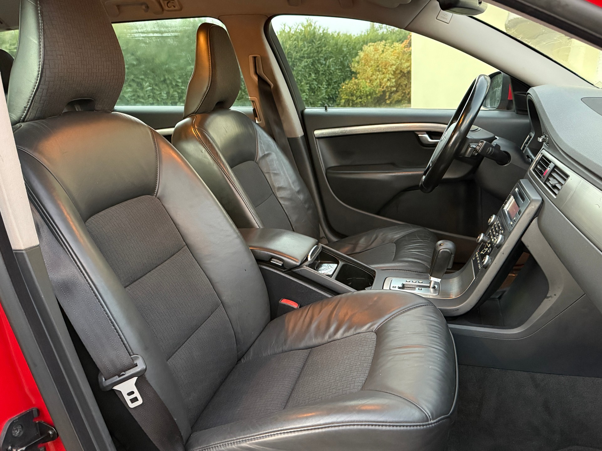 VOLVO V70 2.5T Kinetic Geartronic-image-12