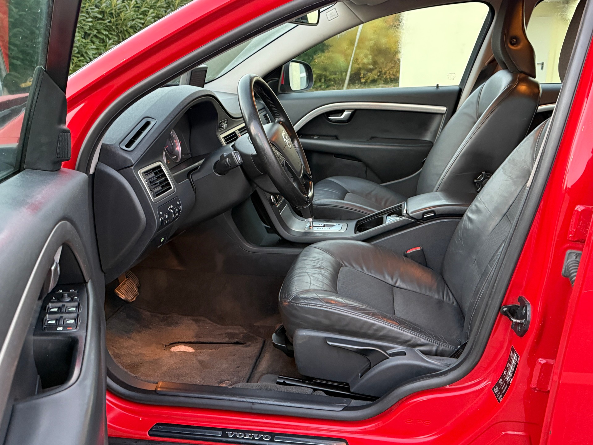 VOLVO V70 2.5T Kinetic Geartronic-image-16
