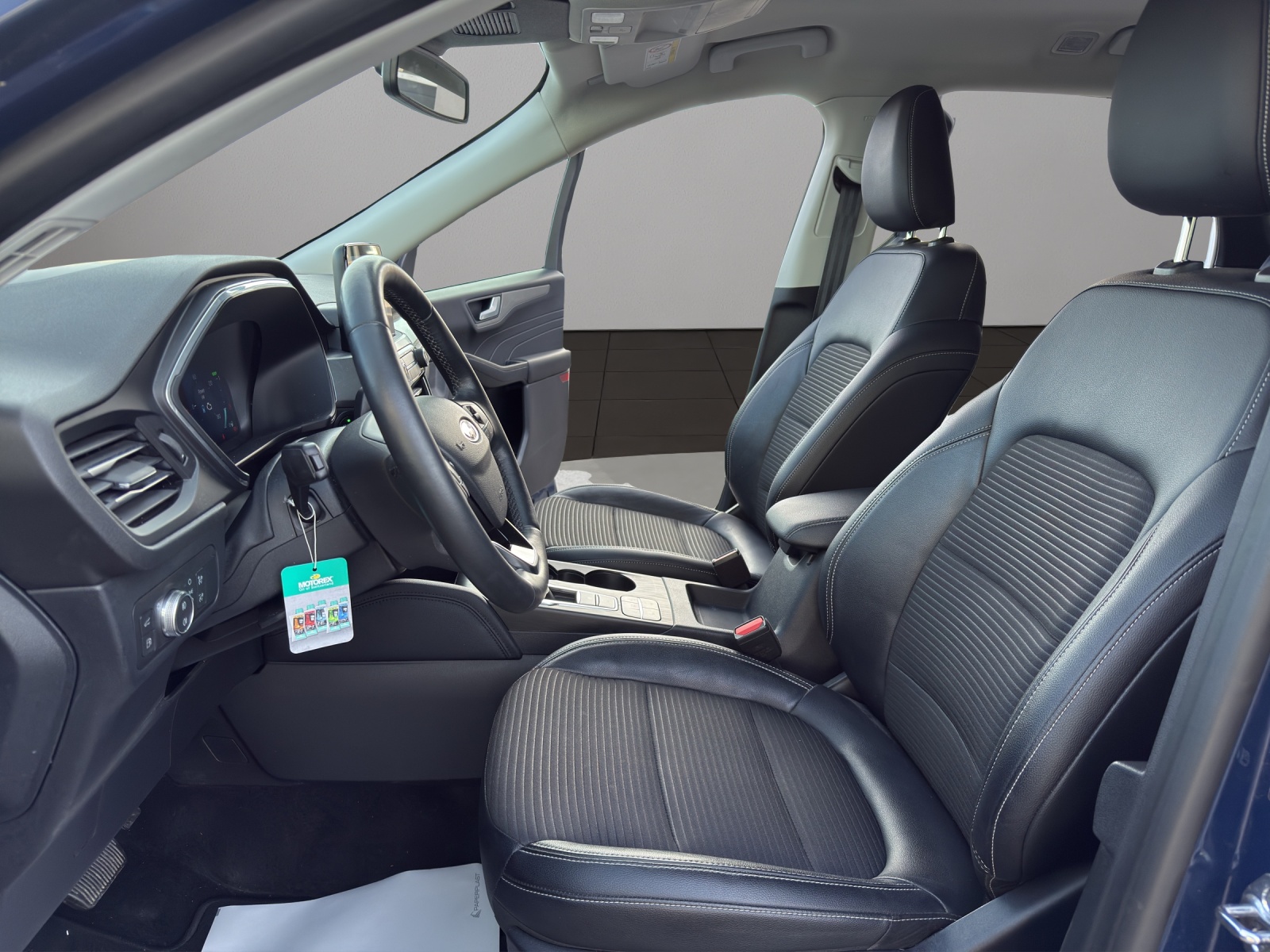 FORD Kuga 2.5 PHEV Titanium X 2WD-image-8