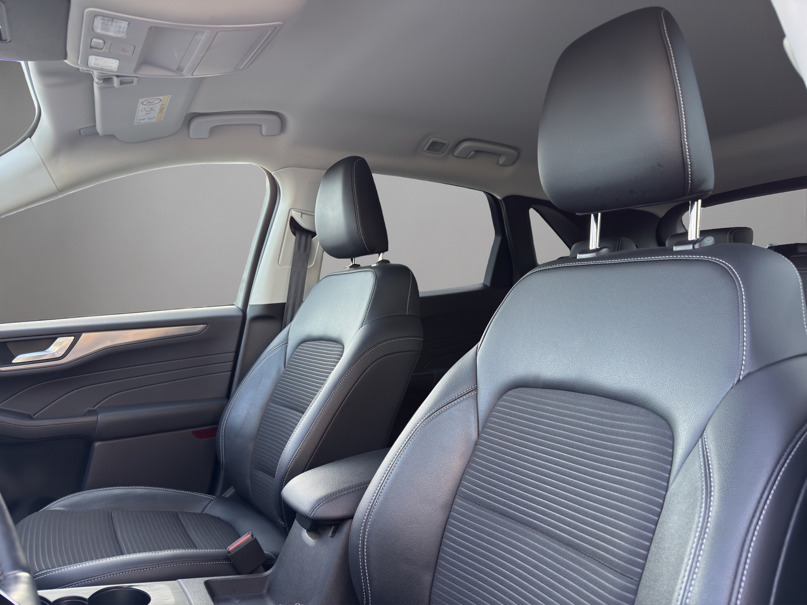FORD Kuga 2.5 PHEV Titanium X 2WD-image-21