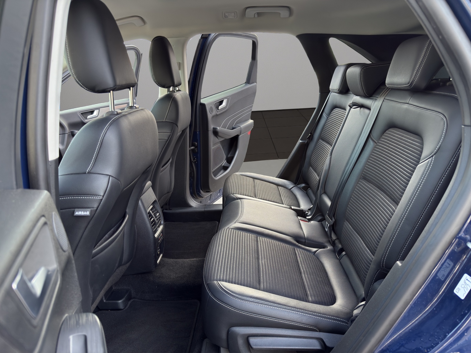 FORD Kuga 2.5 PHEV Titanium X 2WD-image-12