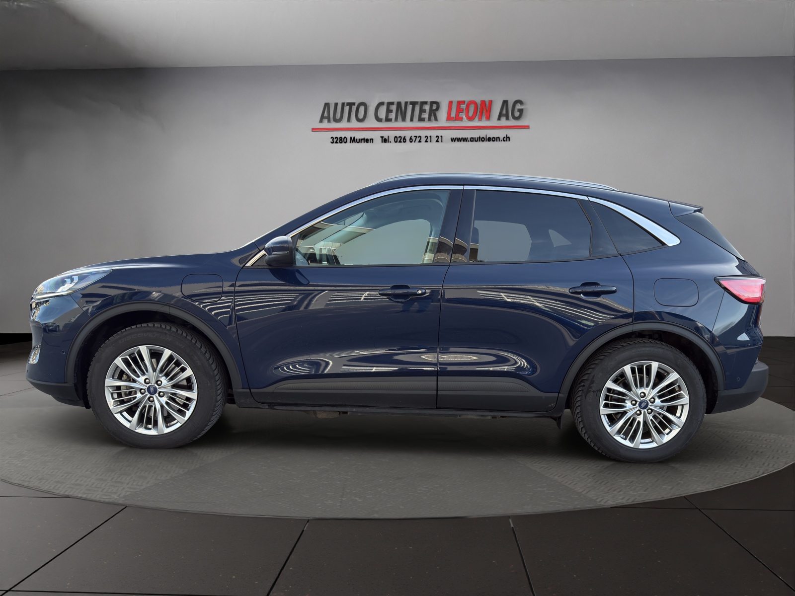 FORD Kuga 2.5 PHEV Titanium X 2WD-image-2