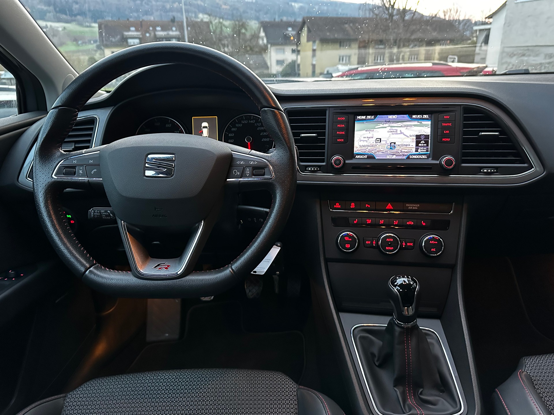 SEAT Leon ST 1.4 TSI FR-image-7