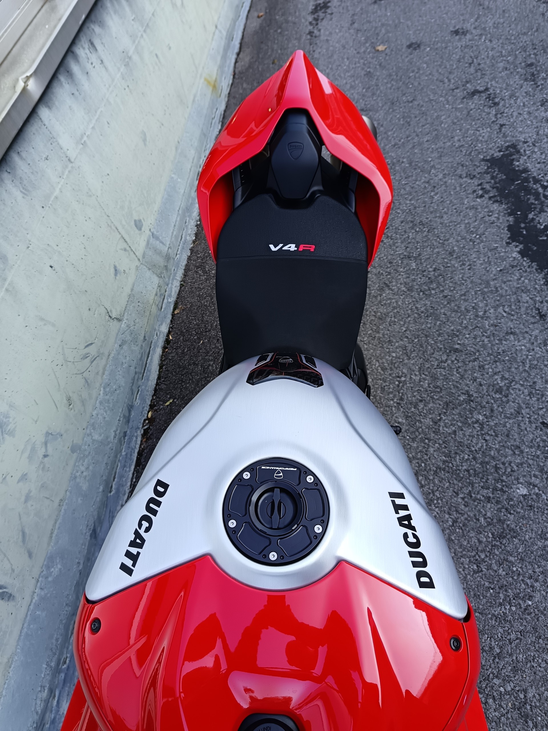 DUCATI Panigale V4 R-image-11