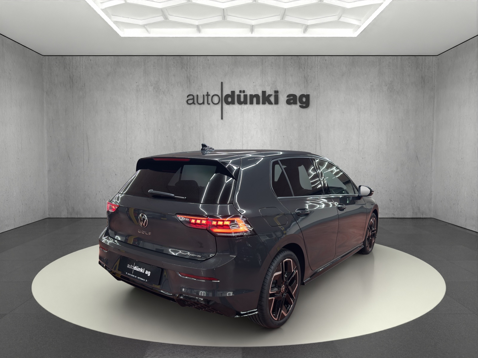 VW Golf 2.0 TSI R-Line DSG 4 Motion-showroom-element-3
