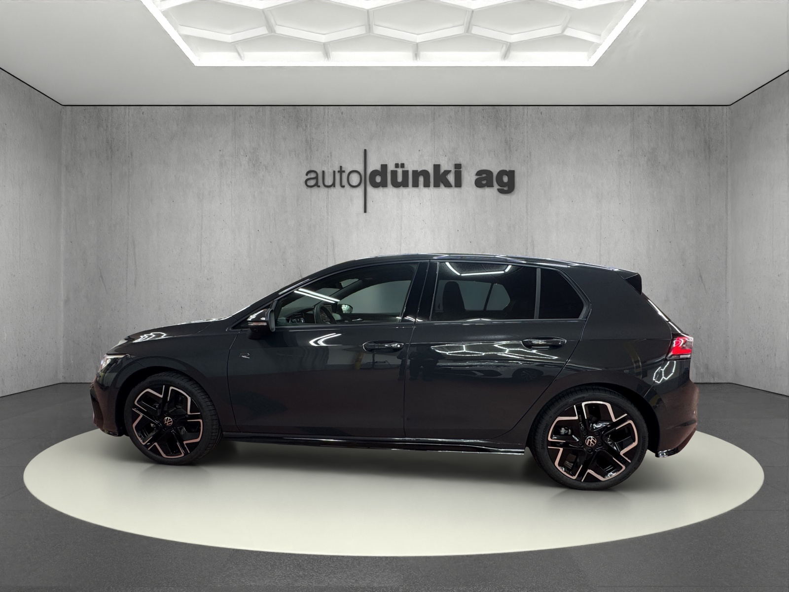 VW Golf 2.0 TSI R-Line DSG 4 Motion-showroom-element-1