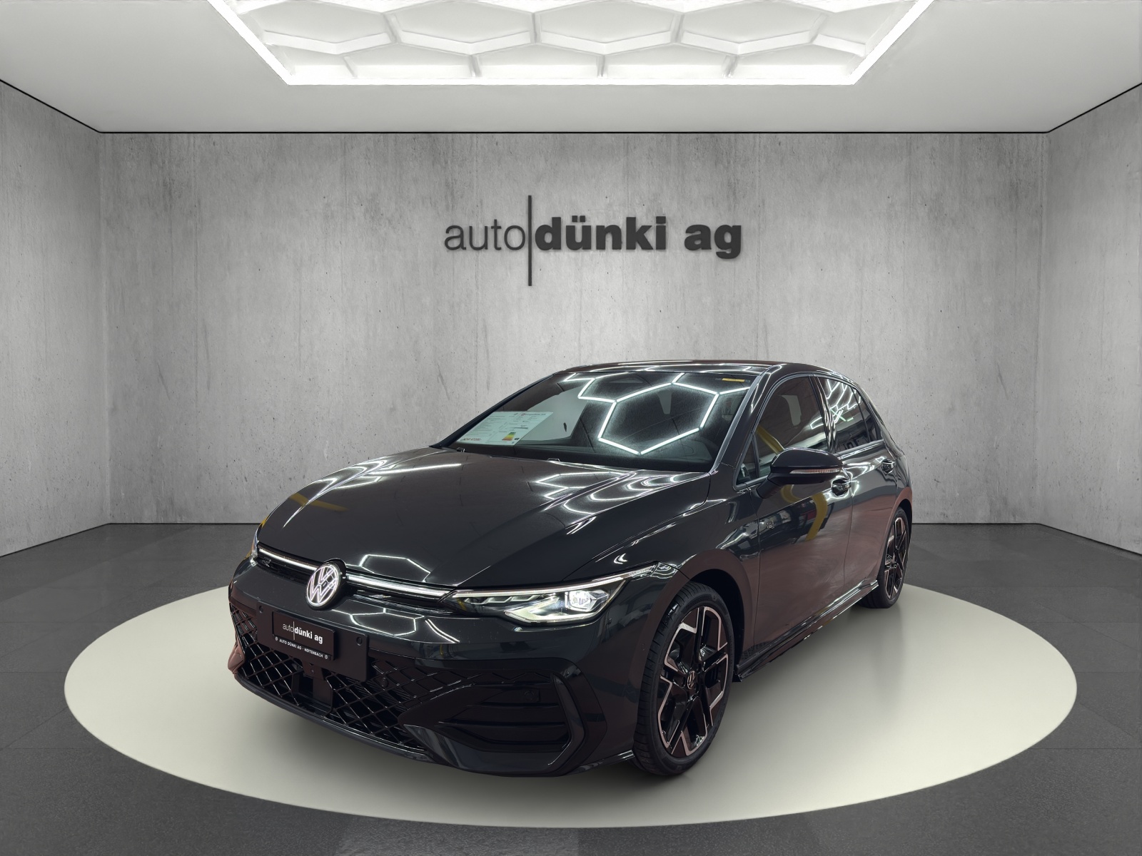 VW Golf 2.0 TSI R-Line DSG 4 Motion