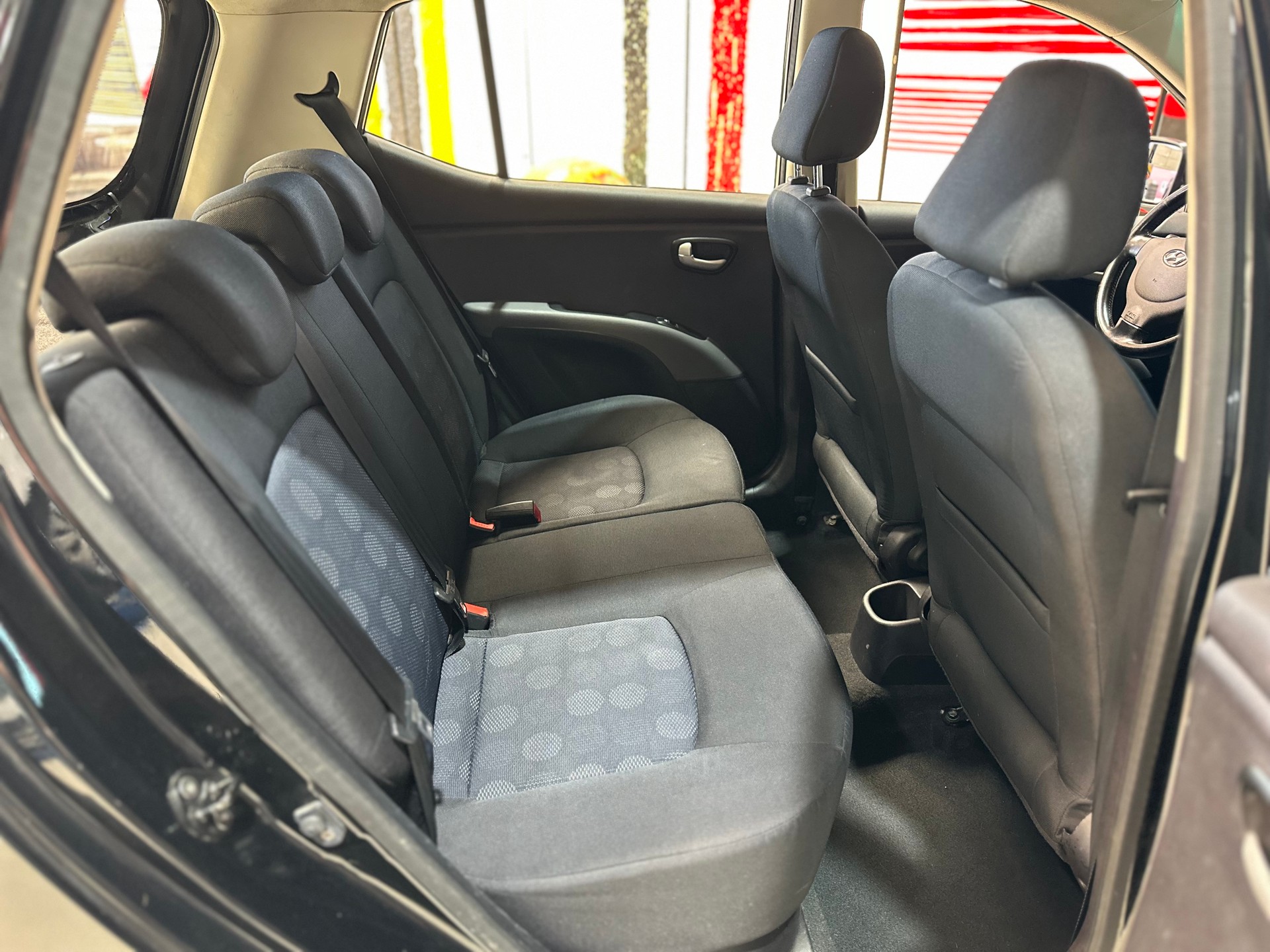 HYUNDAI i10 1.1 Comfort-image-11