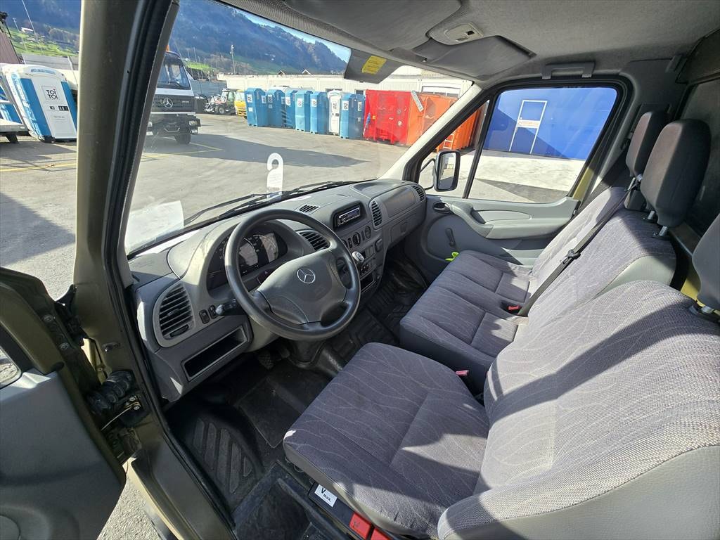 MERCEDES-BENZ 413 CDI 4x4-image-8