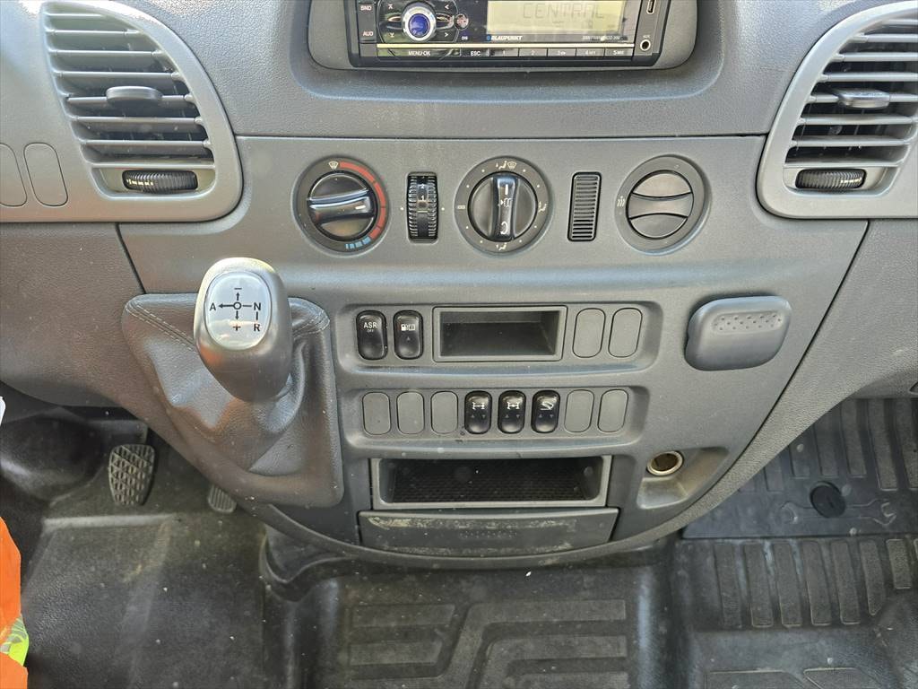 MERCEDES-BENZ 413 CDI 4x4-image-12