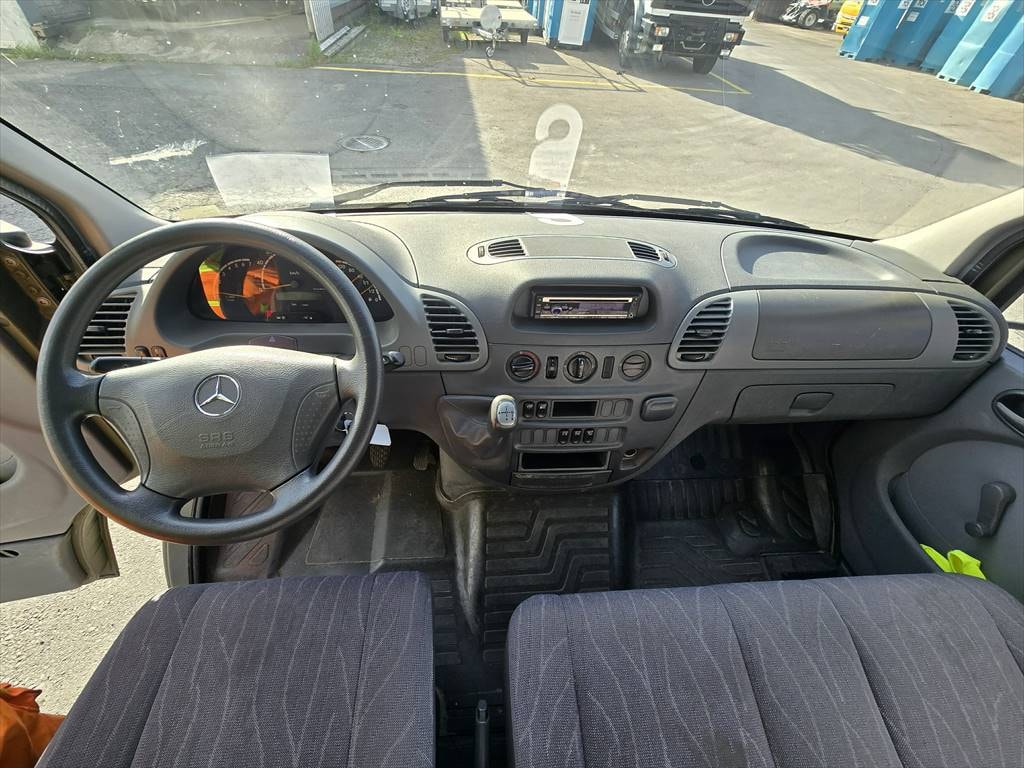 MERCEDES-BENZ 413 CDI 4x4-image-11