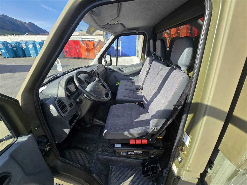 MERCEDES-BENZ 413 CDI 4x4-image-9