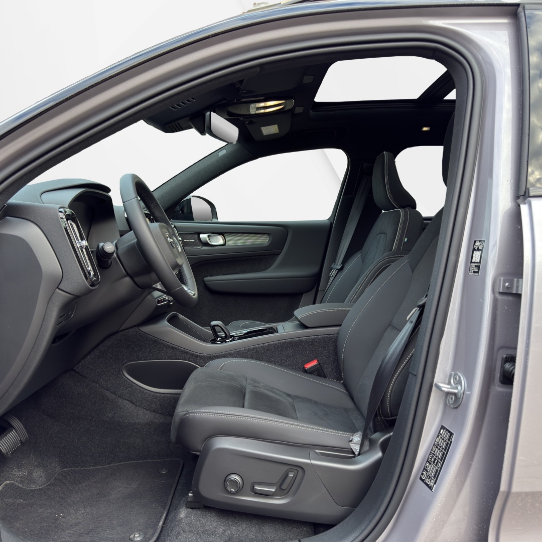 VOLVO EX40 82kWh Single Motor Extended Range Ultra-image-8