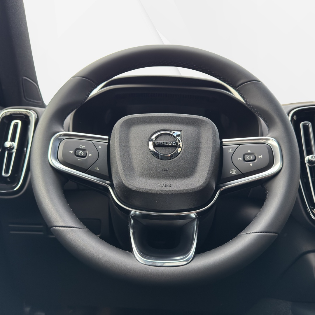 VOLVO EX40 82kWh Single Motor Extended Range Ultra-image-14