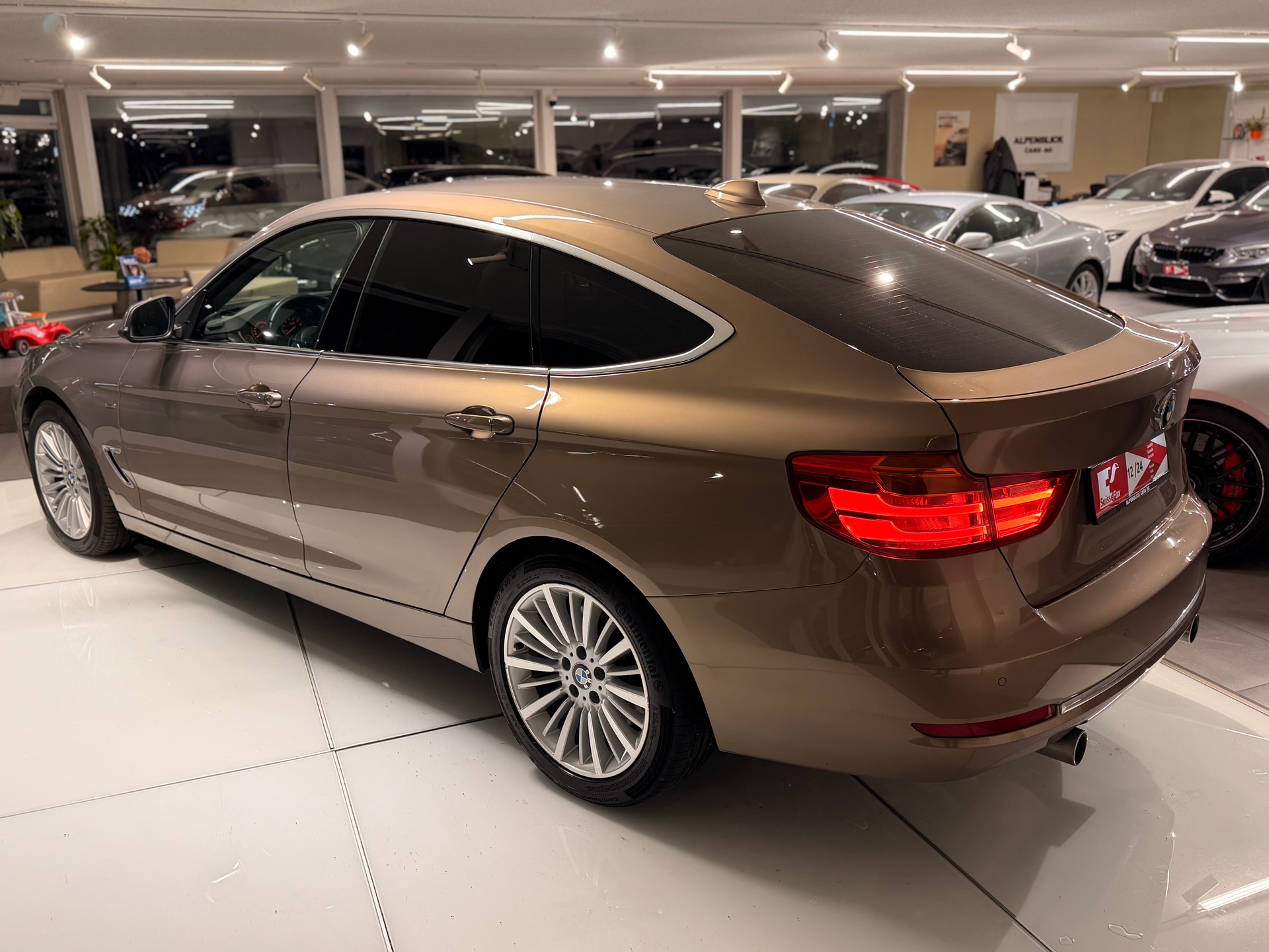 BMW 335i GT xDrive Luxury Line Steptronic-image-5