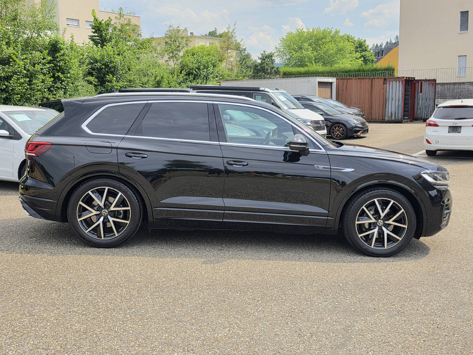 VW Touareg 3.0 V6 TDI 286 R-Line 75 Edition-image-6
