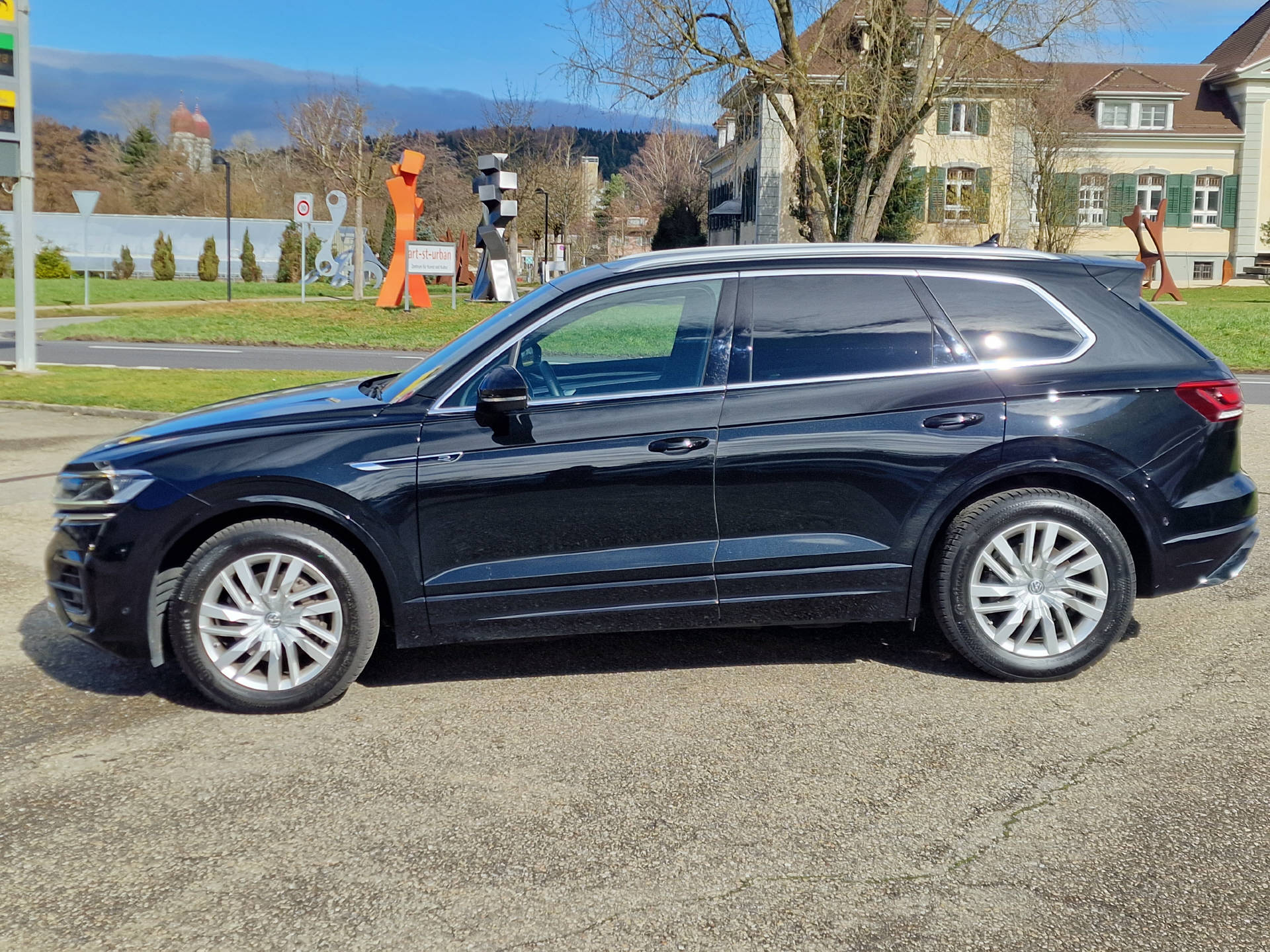 VW Touareg 3.0 V6 TDI 286 R-Line 75 Edition-showroom-element-1
