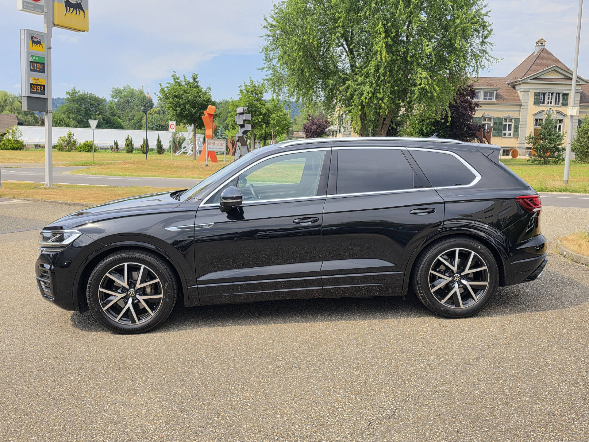 VW Touareg 3.0 V6 TDI 286 R-Line 75 Edition-showroom-element-2
