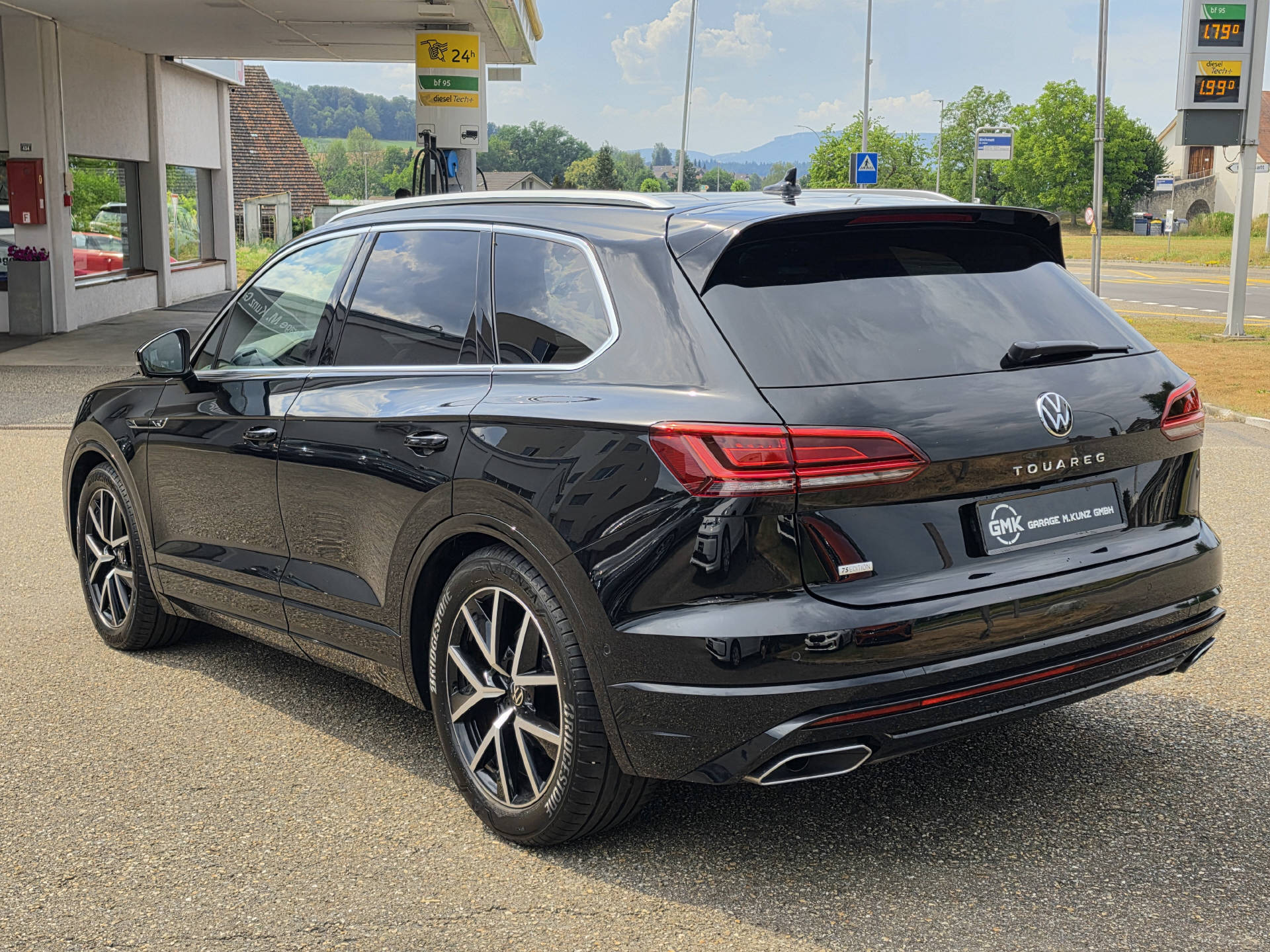VW Touareg 3.0 V6 TDI 286 R-Line 75 Edition-showroom-element-3