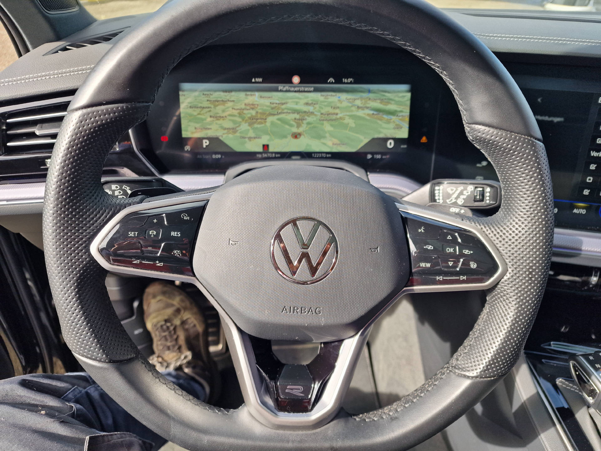 VW Touareg 3.0 V6 TDI 286 R-Line 75 Edition-image-24