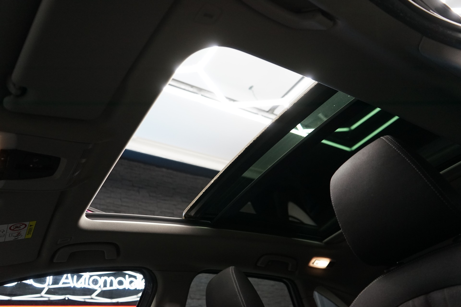 BMW 218i Active Tourer DKG Luxury Line-image-20