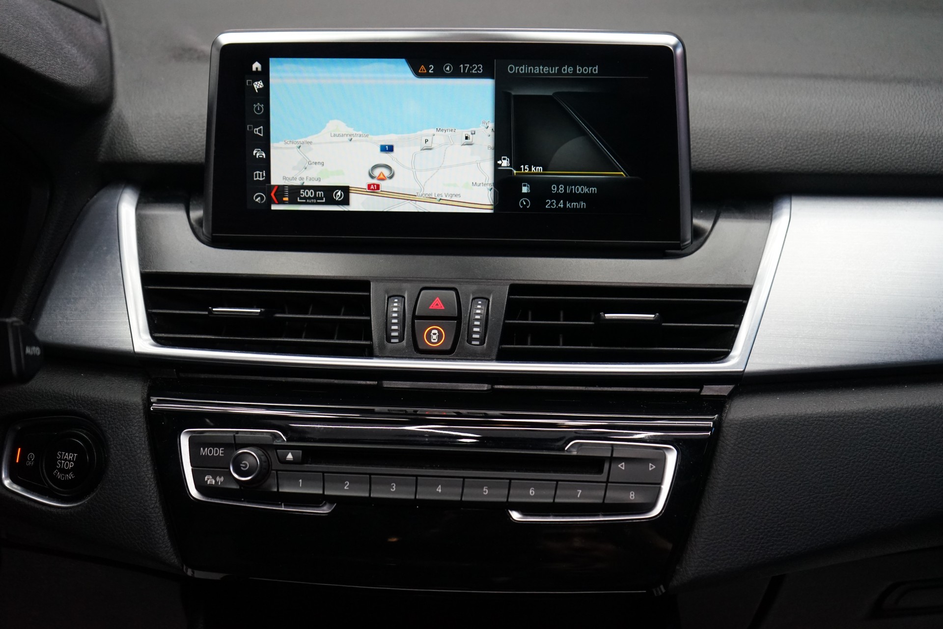 BMW 218i Active Tourer DKG Luxury Line-image-12