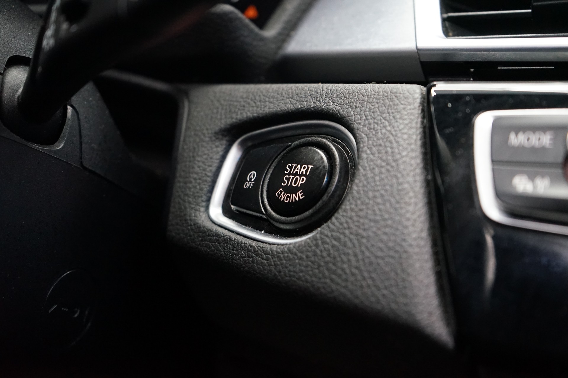 BMW 218i Active Tourer DKG Luxury Line-image-18