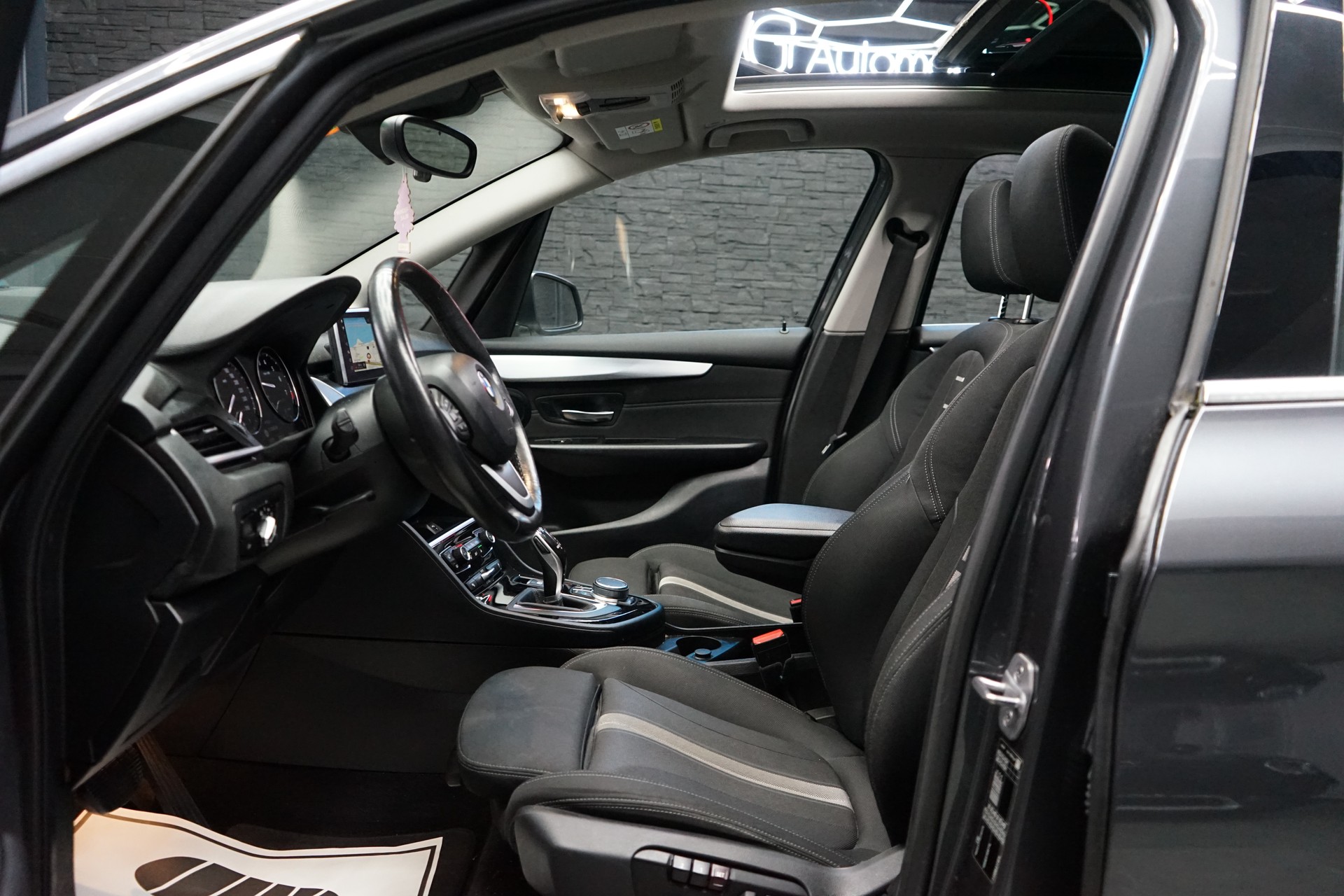 BMW 218i Active Tourer DKG Luxury Line-showroom-element-3