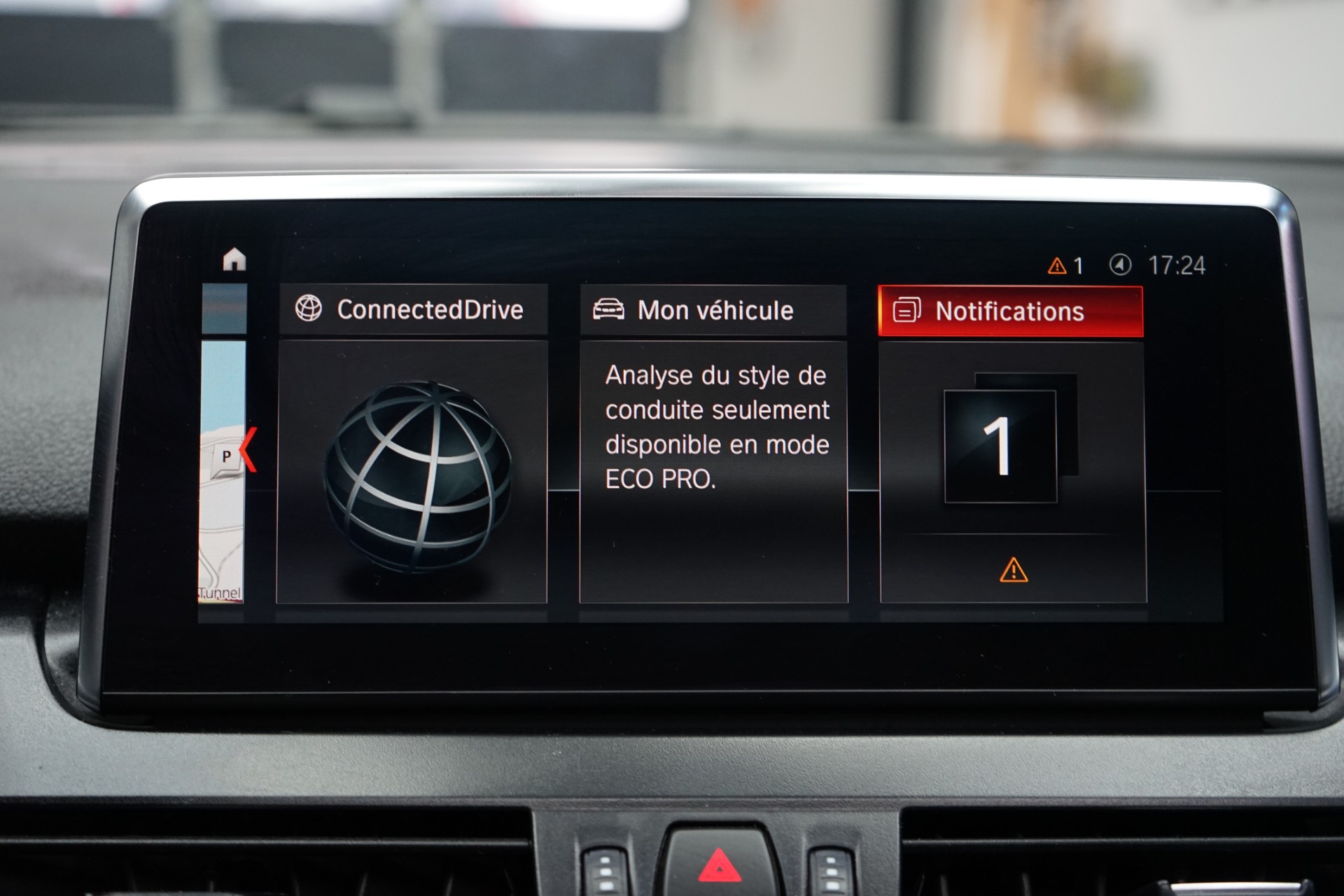 BMW 218i Active Tourer DKG Luxury Line-image-15