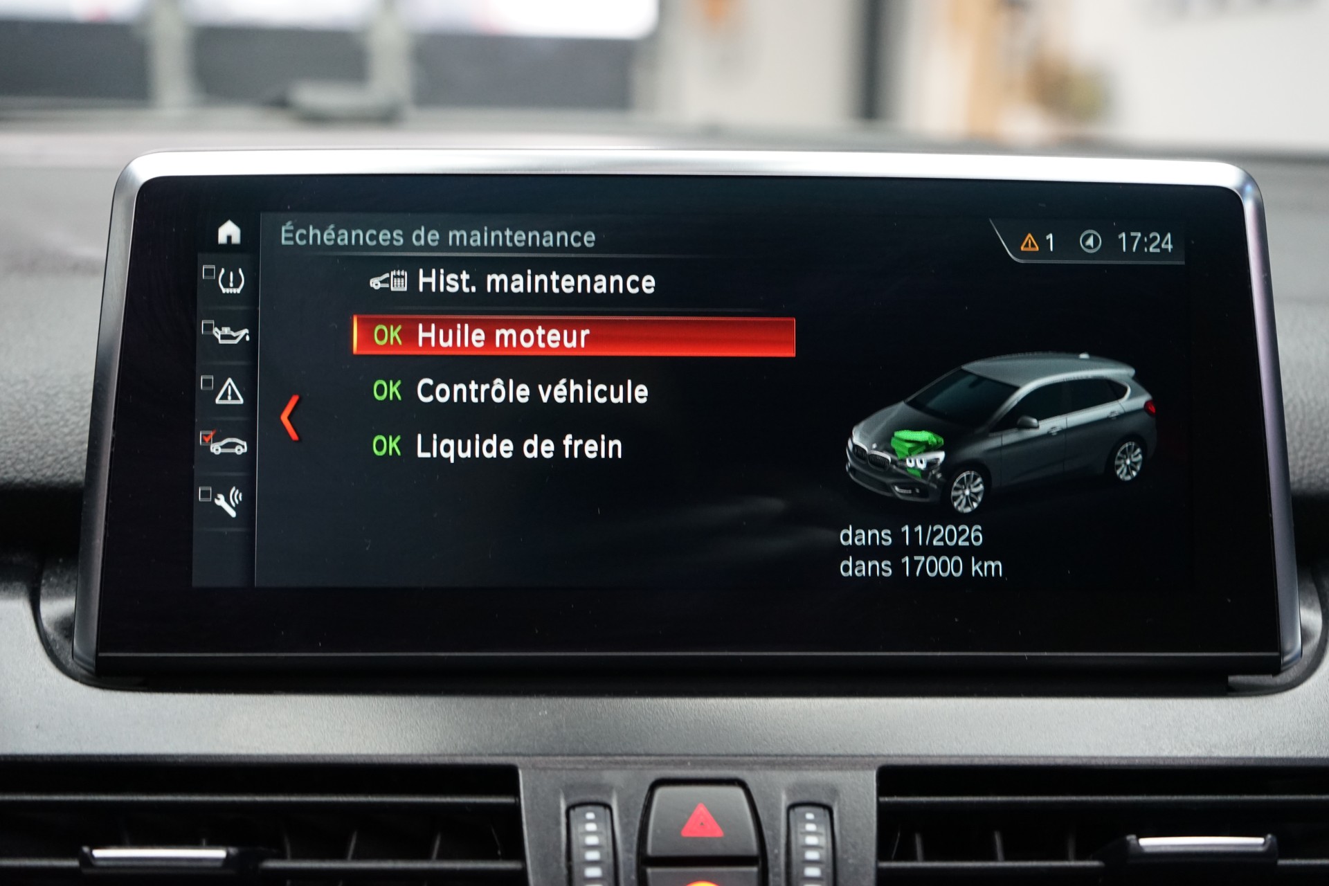 BMW 218i Active Tourer DKG Luxury Line-image-16