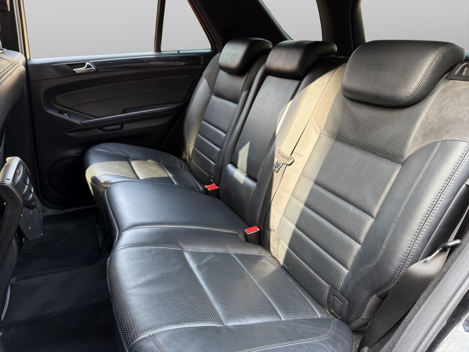 MERCEDES-BENZ ML 63 AMG 4Matic 7G-Tronic-image-8