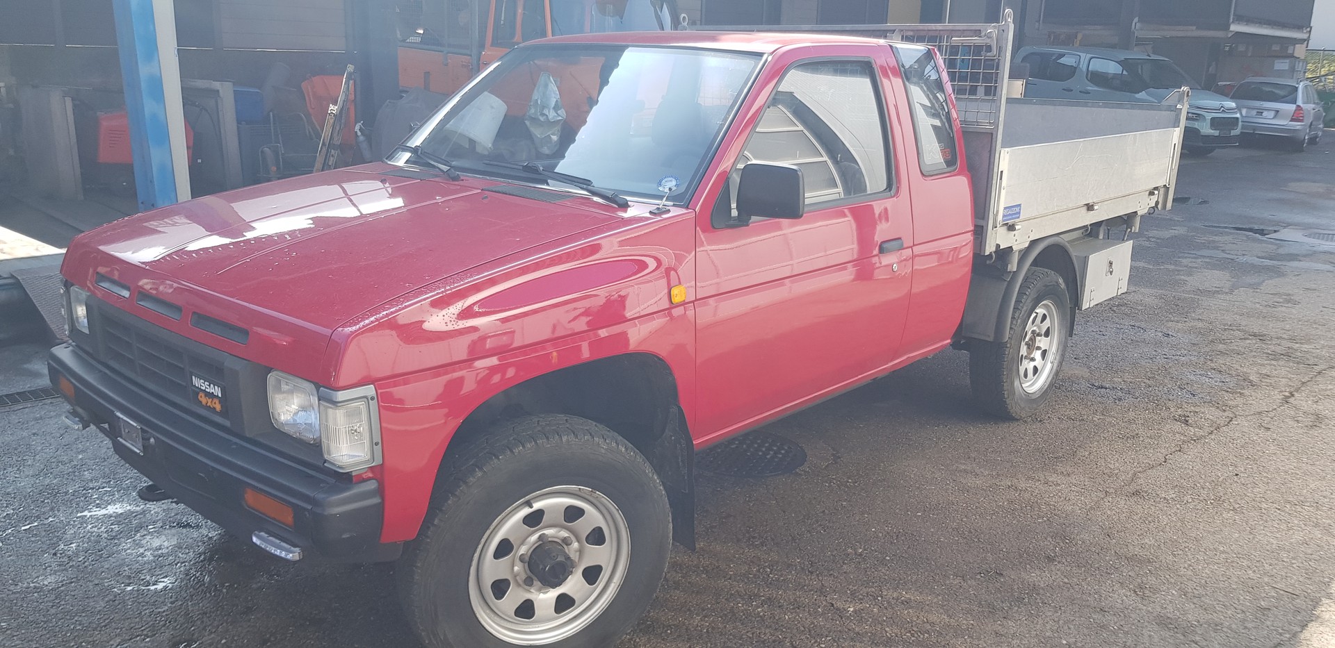 NISSAN King Cab 2.4 4x4 KNMD21-image-1