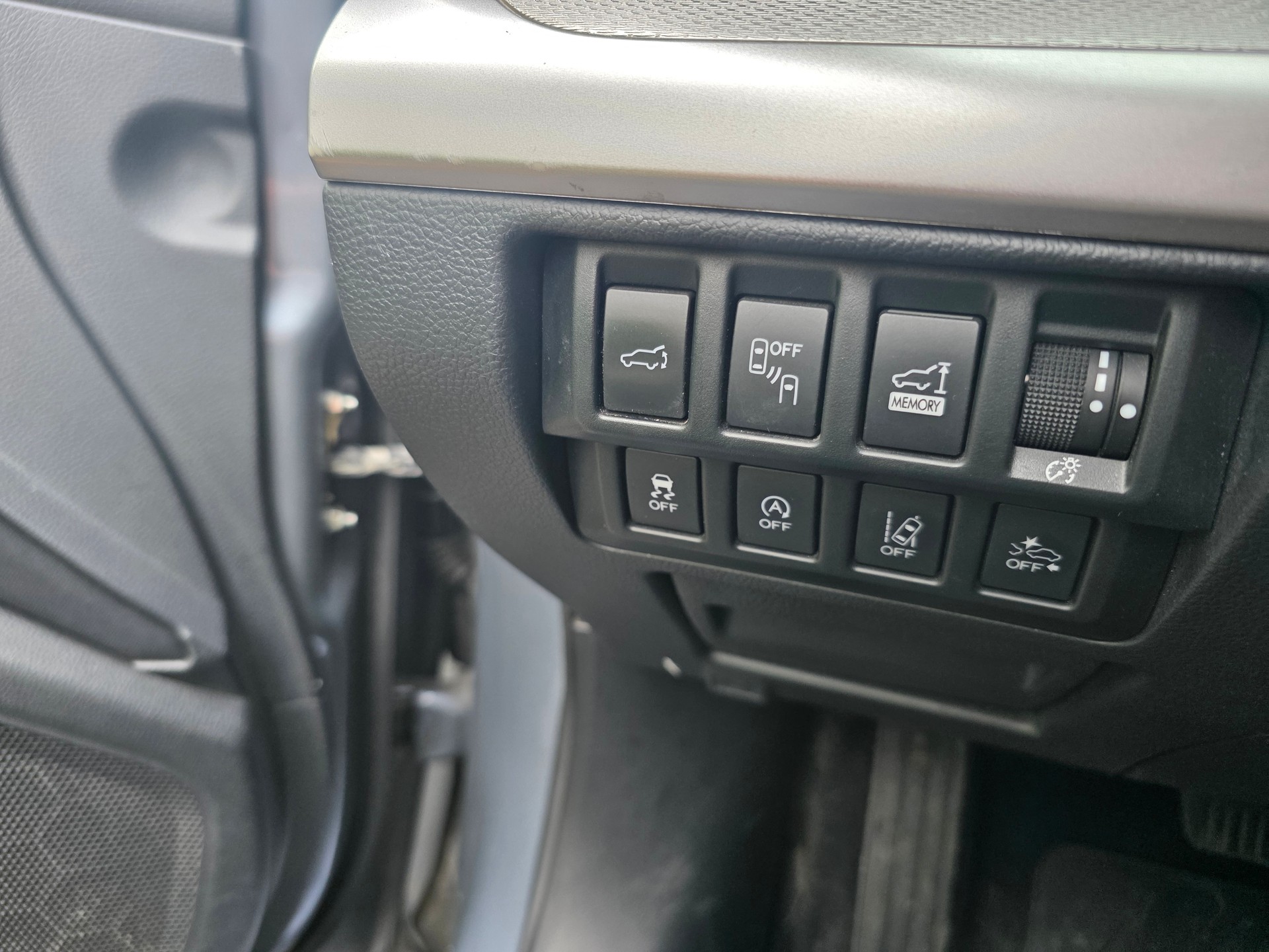 SUBARU Outback 2.5i Swiss Plus AWD Lineartronic-image-15
