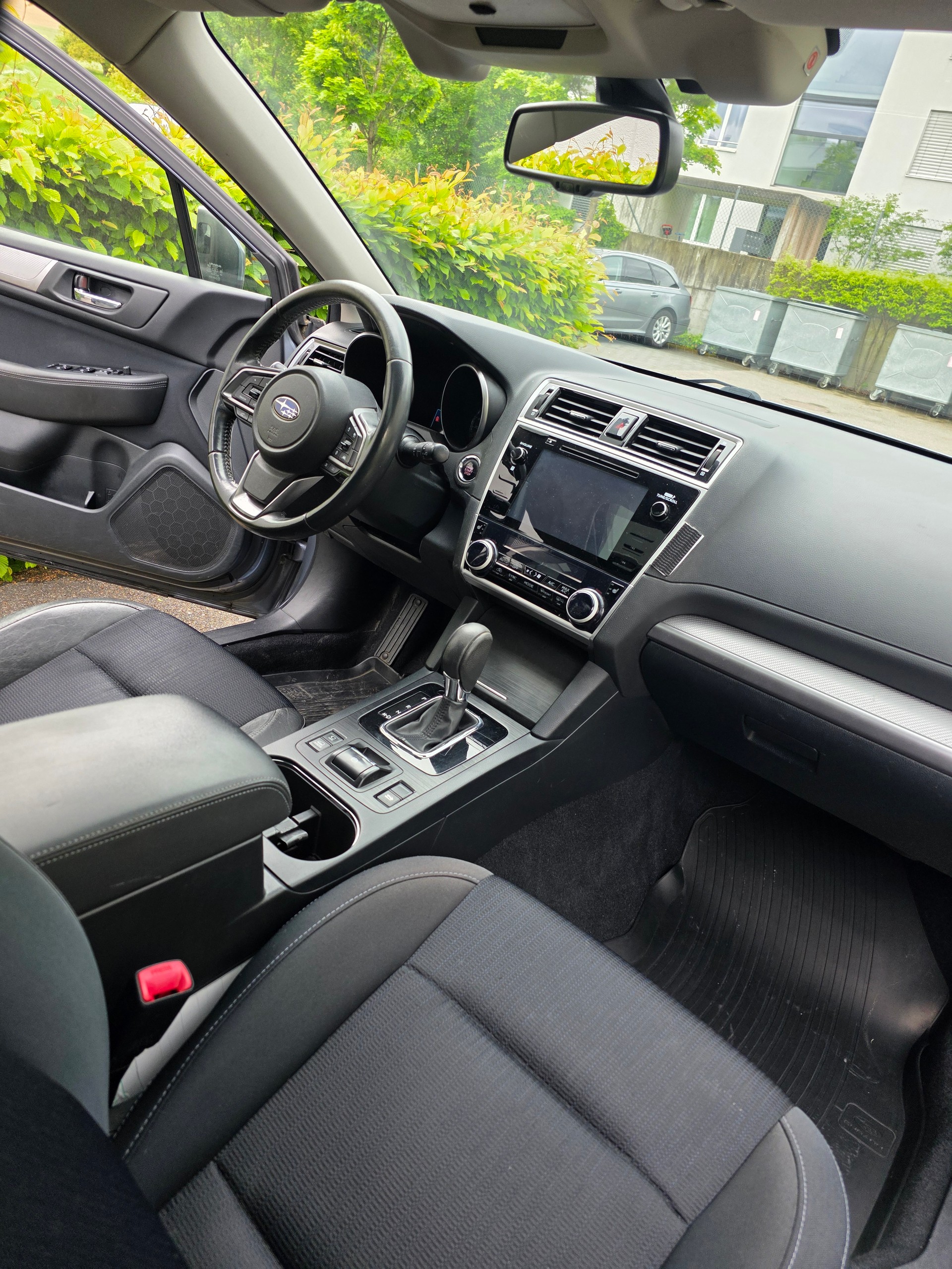 SUBARU Outback 2.5i Swiss Plus AWD Lineartronic-image-13