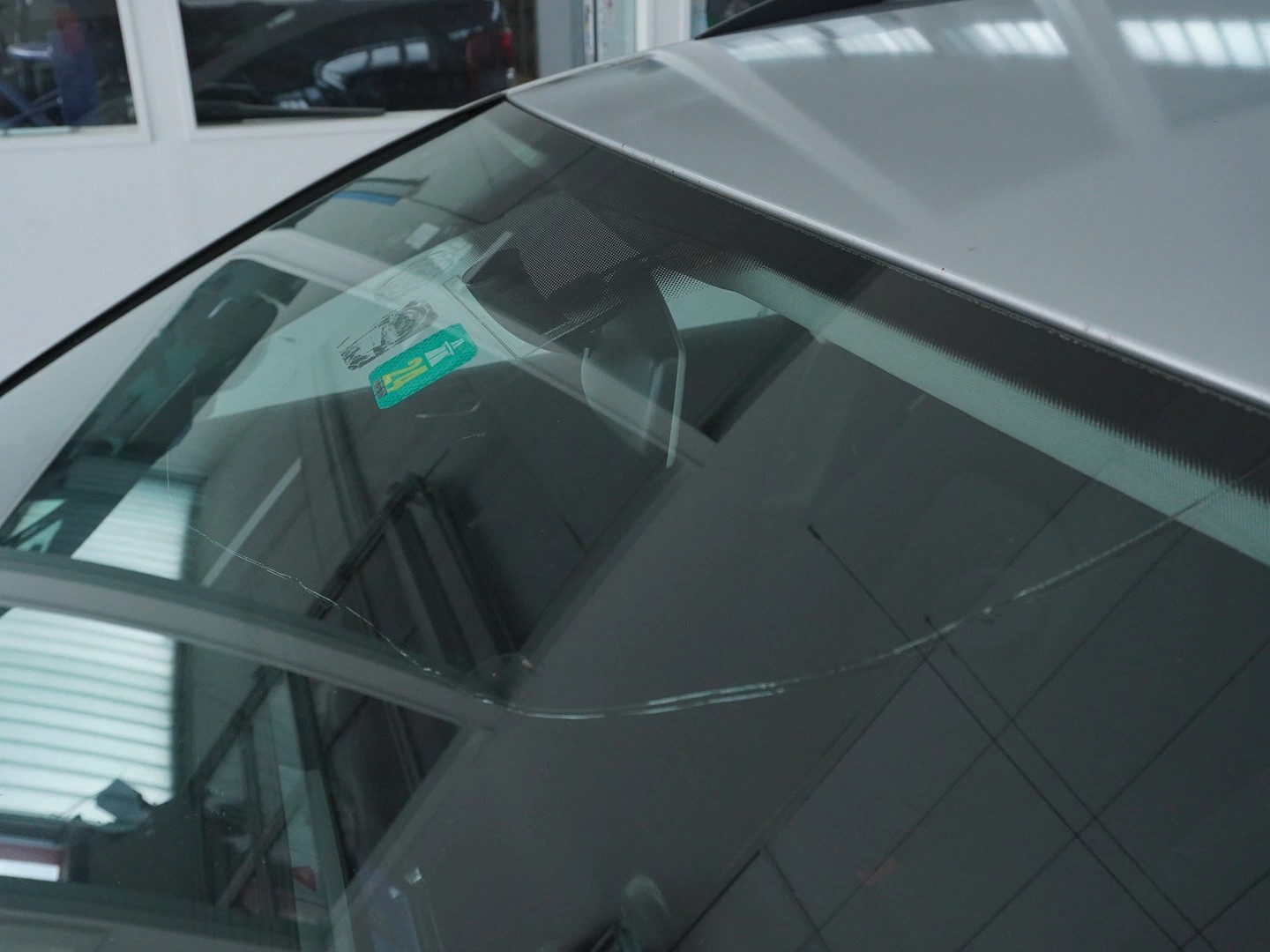 VW Passat Variant 2.0 FSI Sportline 4Motion-image-10