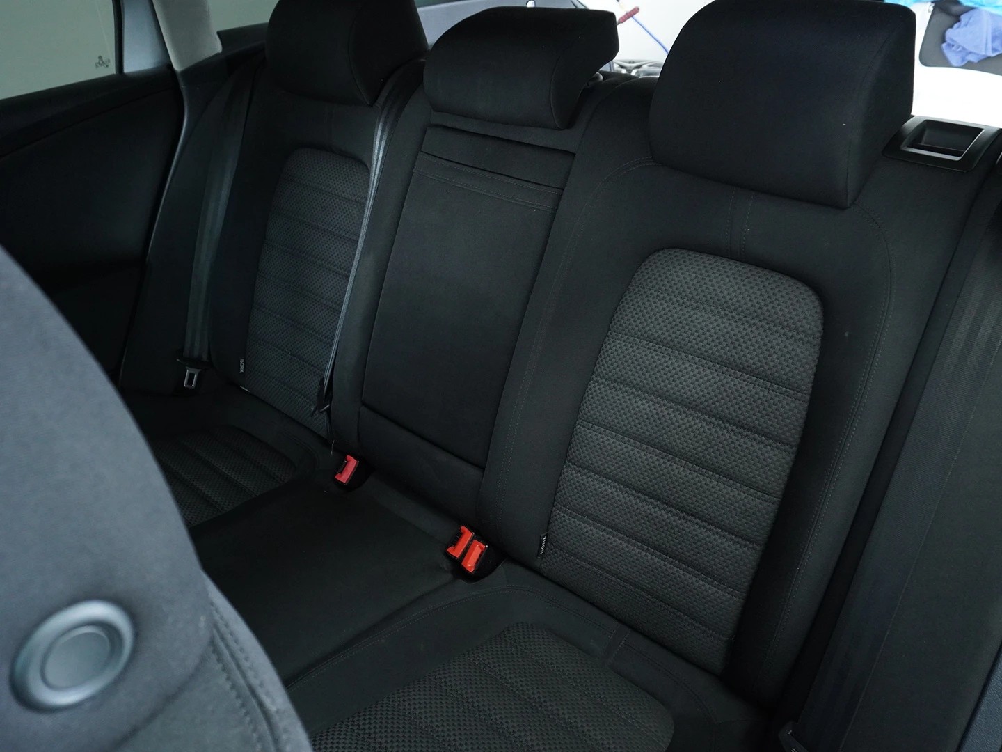VW Passat Variant 2.0 FSI Sportline 4Motion-image-9