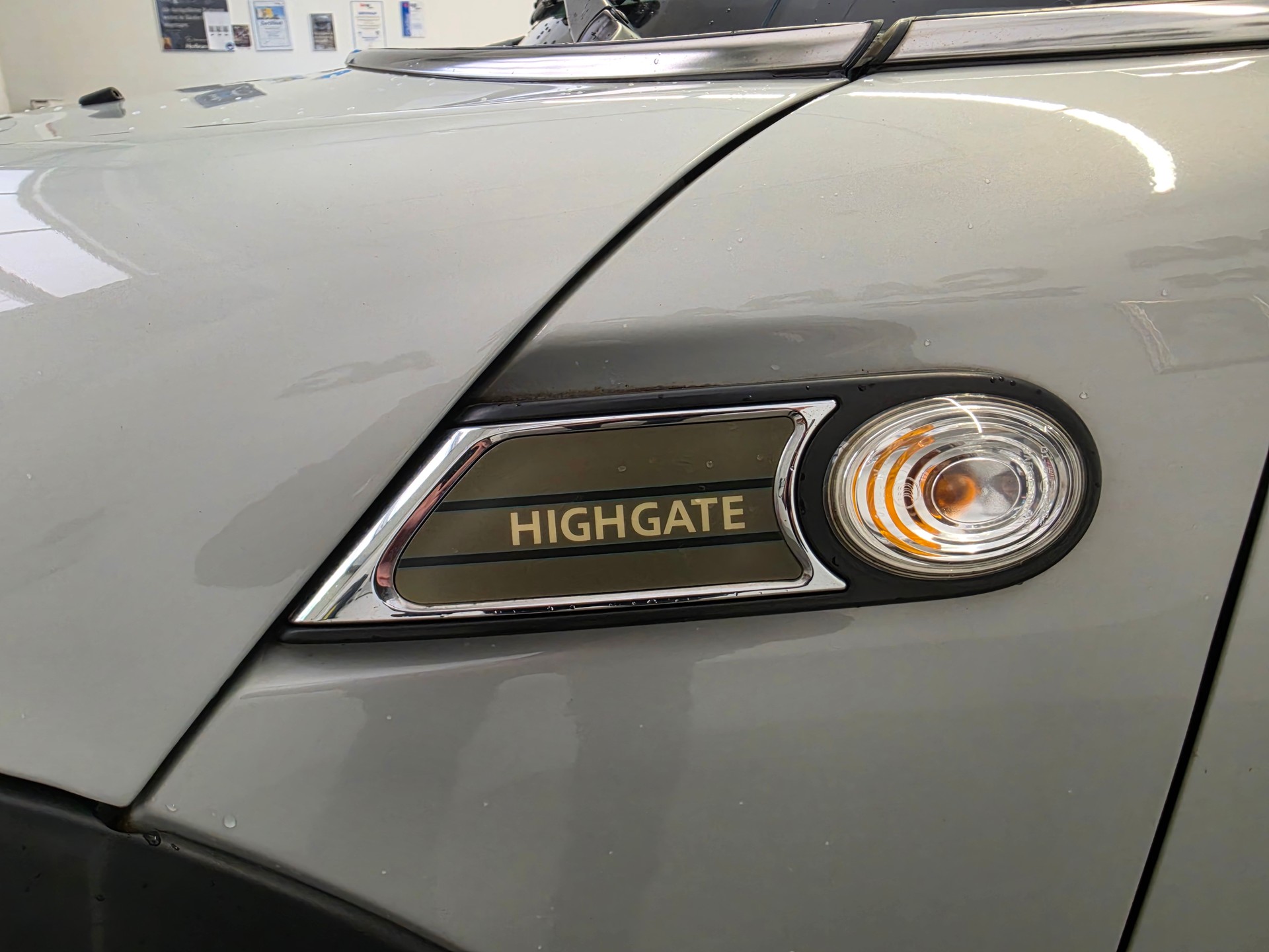 MINI Cooper Cabriolet Highgate EDITION-image-18