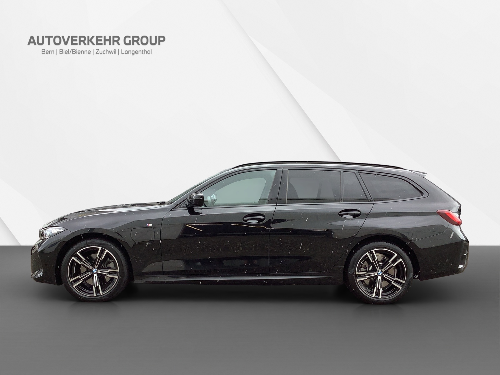 BMW 330e xDrive M Sport-showroom-element-2