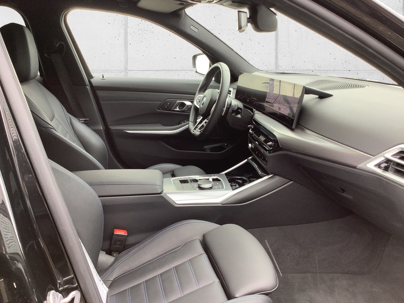 BMW 330e xDrive M Sport-image-18