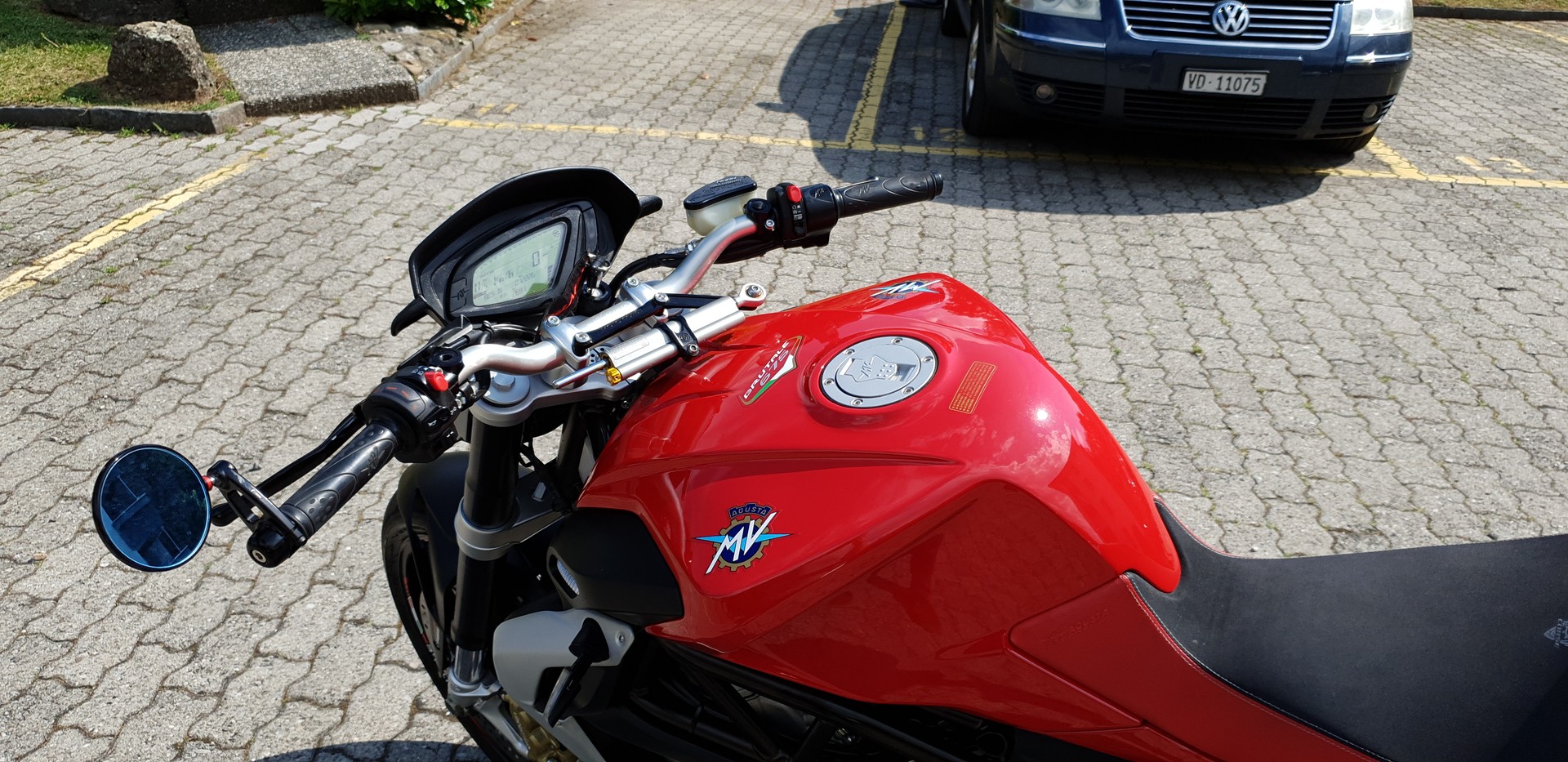 MV AGUSTA B3 Brutale 675 EAS-image-2