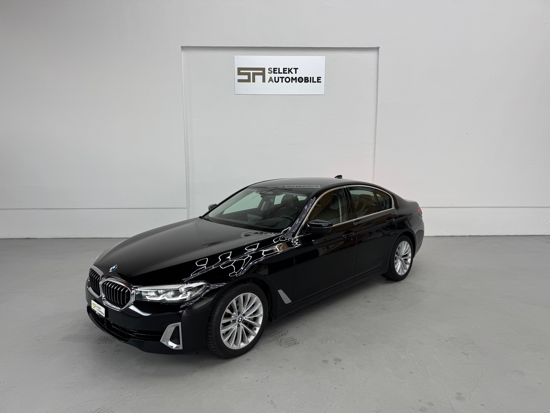 BMW 530d xDrive 48V Luxury Line Steptronic