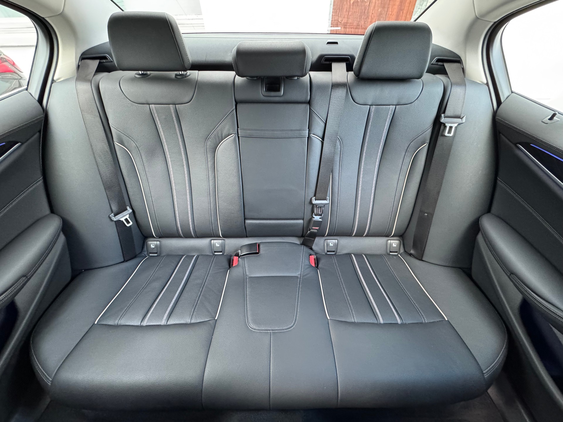 BMW 530d xDrive 48V Luxury Line Steptronic-image-29