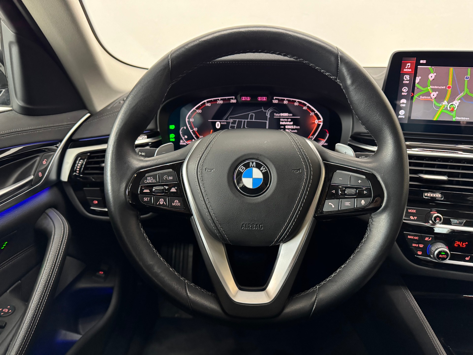 BMW 530d xDrive 48V Luxury Line Steptronic-image-14