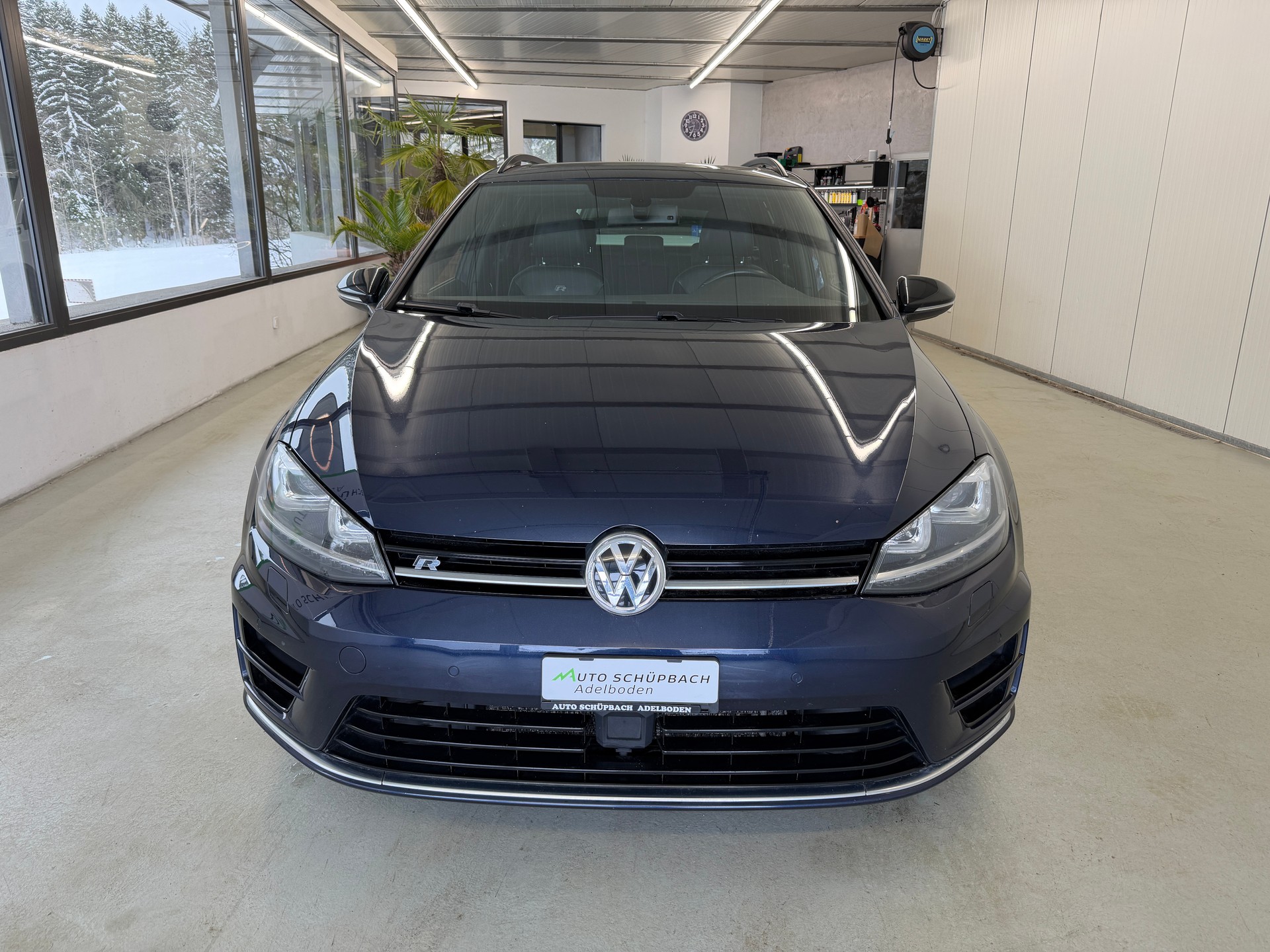 VW Golf Variant 2.0 TSI R 4 Motion DSG-image-9