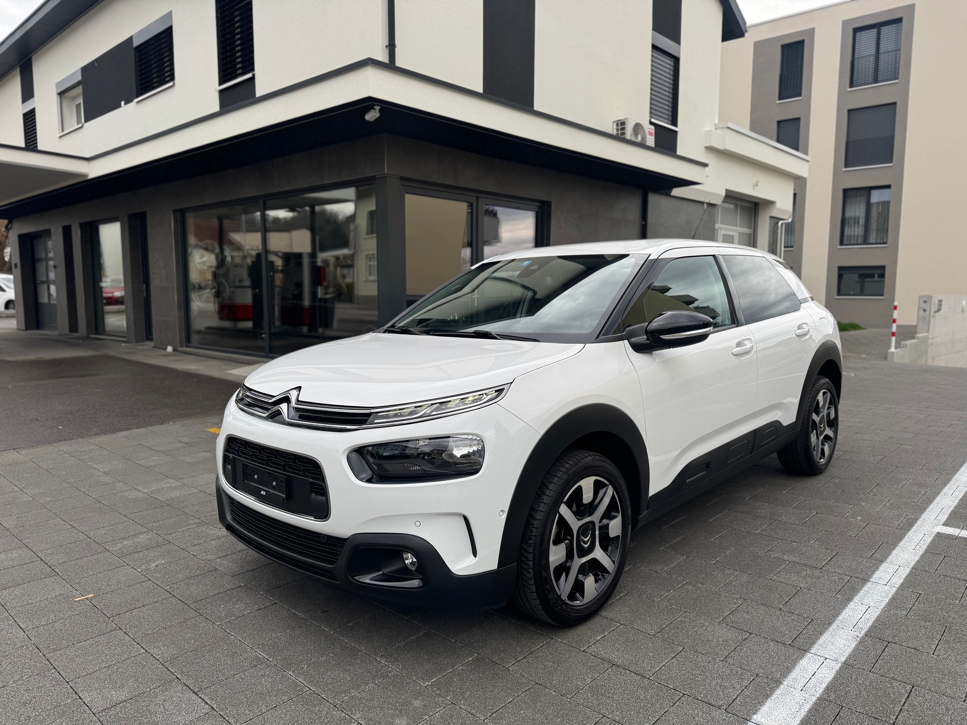 CITROEN C4 Cactus 1.2 Pure Tech Shine EAT6